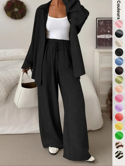 Ensemble deux pièces pour femme : chemise décontractée et sportive avec pantalon long à jambes larges, haut boutonné ample ; confortable et élégant.